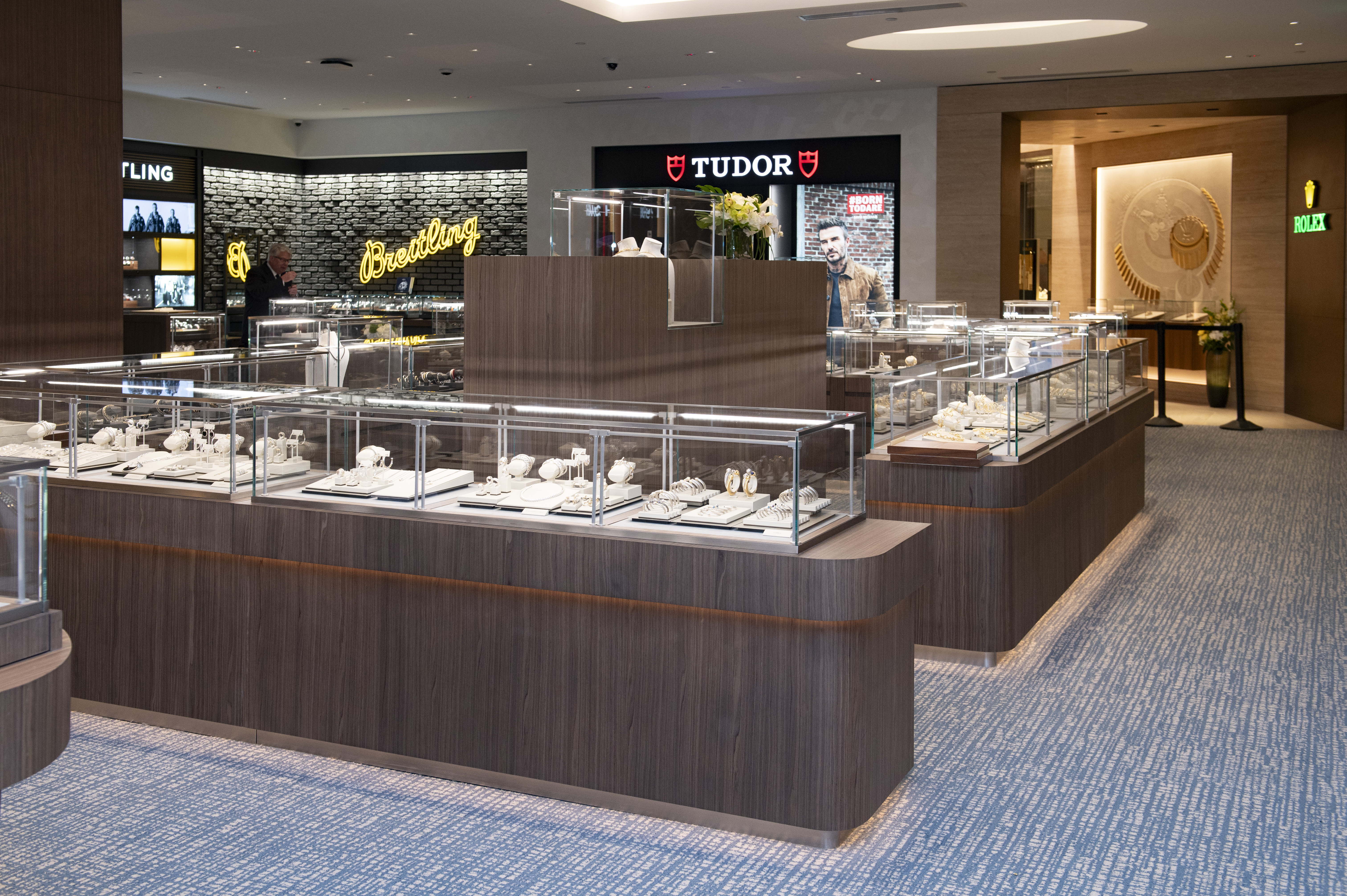 Bachendorf’s, Louis Vuitton Expand Galleria Dallas Stores