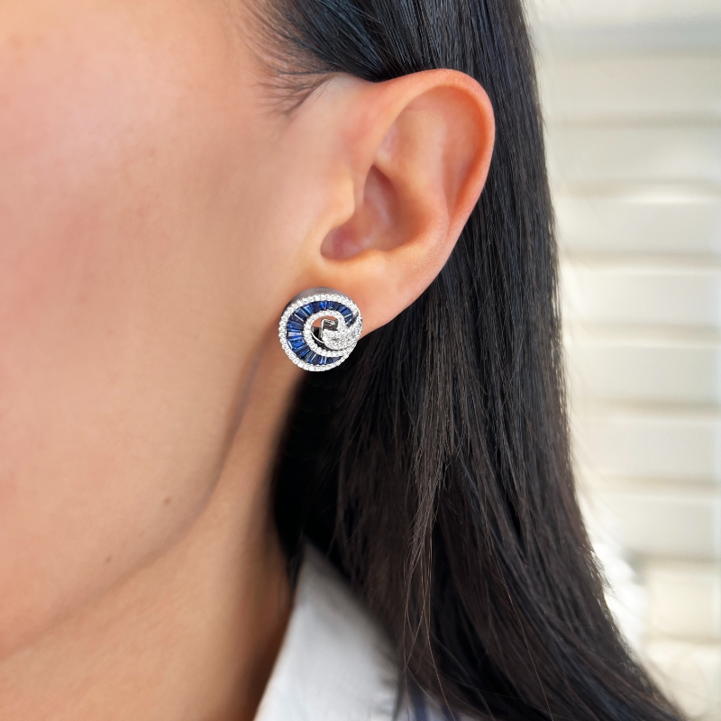 18K White Gold Nautilus Earrings