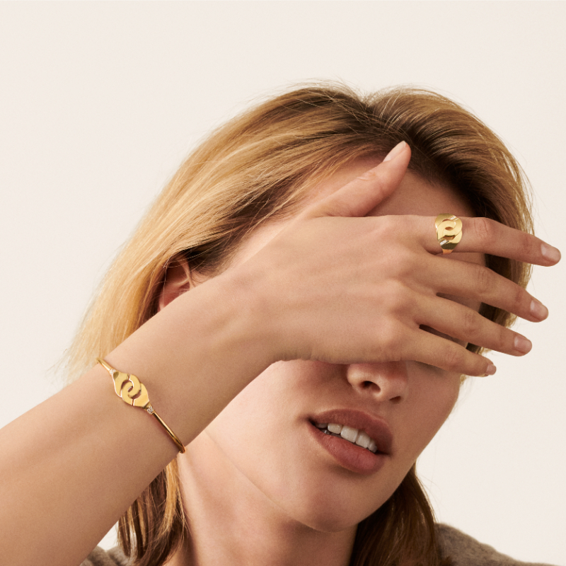 18K Yellow Gold Menottes R12 Interlocking Ring