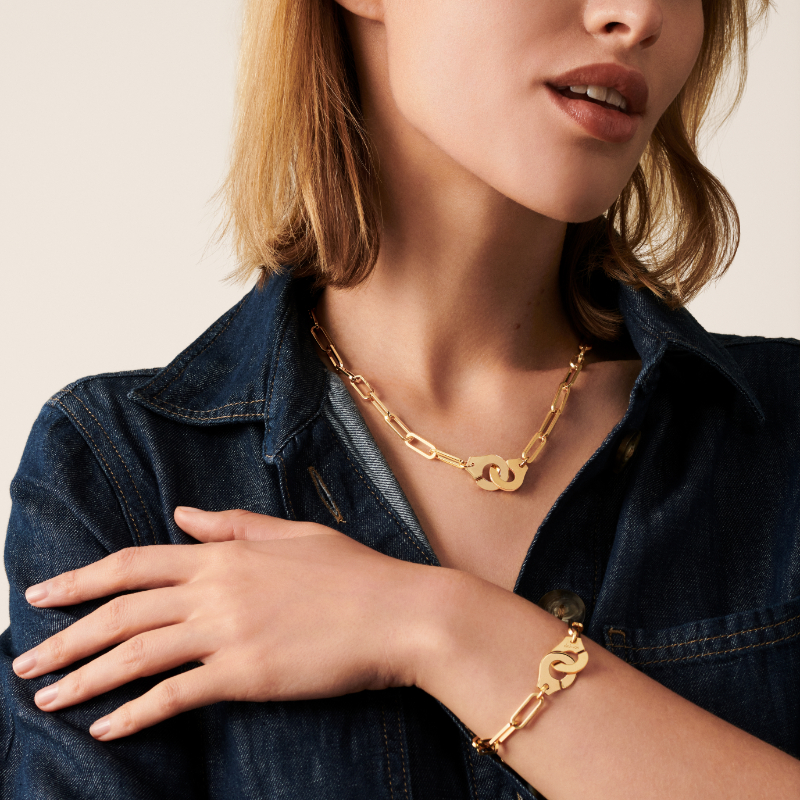 18K Yellow Gold Menottes R15 Interlocking Necklace