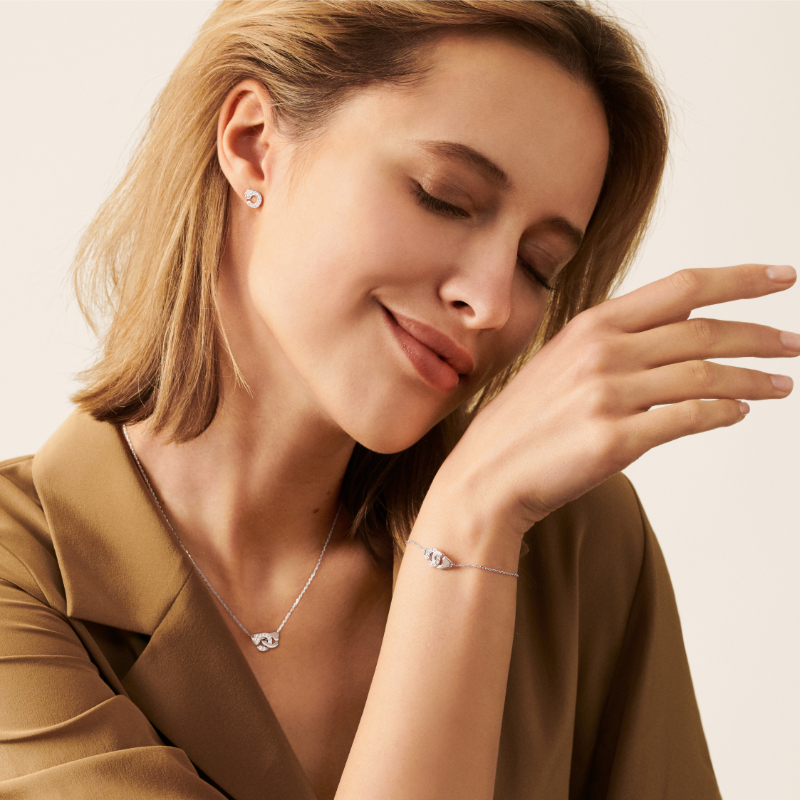 18K White Gold Rhodium Plated Menottes R7.5 Stud Earrings