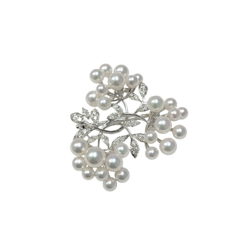 Mikimoto Brooch Akoya pearls and diamonds Brooch