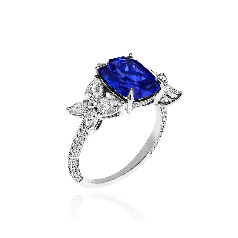 18K White Gold Ceylon Blue Sapphire Flower Shape Side Ring